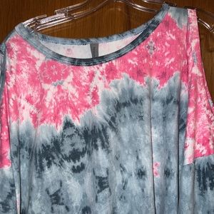 NWOT Honeyme Curvy XL Tie Dye Pink & Navy Top, Cold Shoulder, Long Sleeves